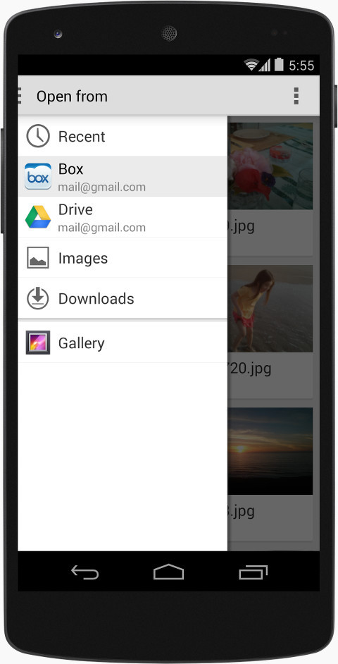 Dispositivo mobile che mostra una barra laterale aperta all'interno del nuovo framework di accesso allo spazio di archiviazione